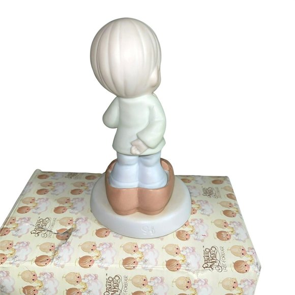 NIB Precious Moments 'Whos gonna fill your shoes' boy figurine - Picture 2 of 11